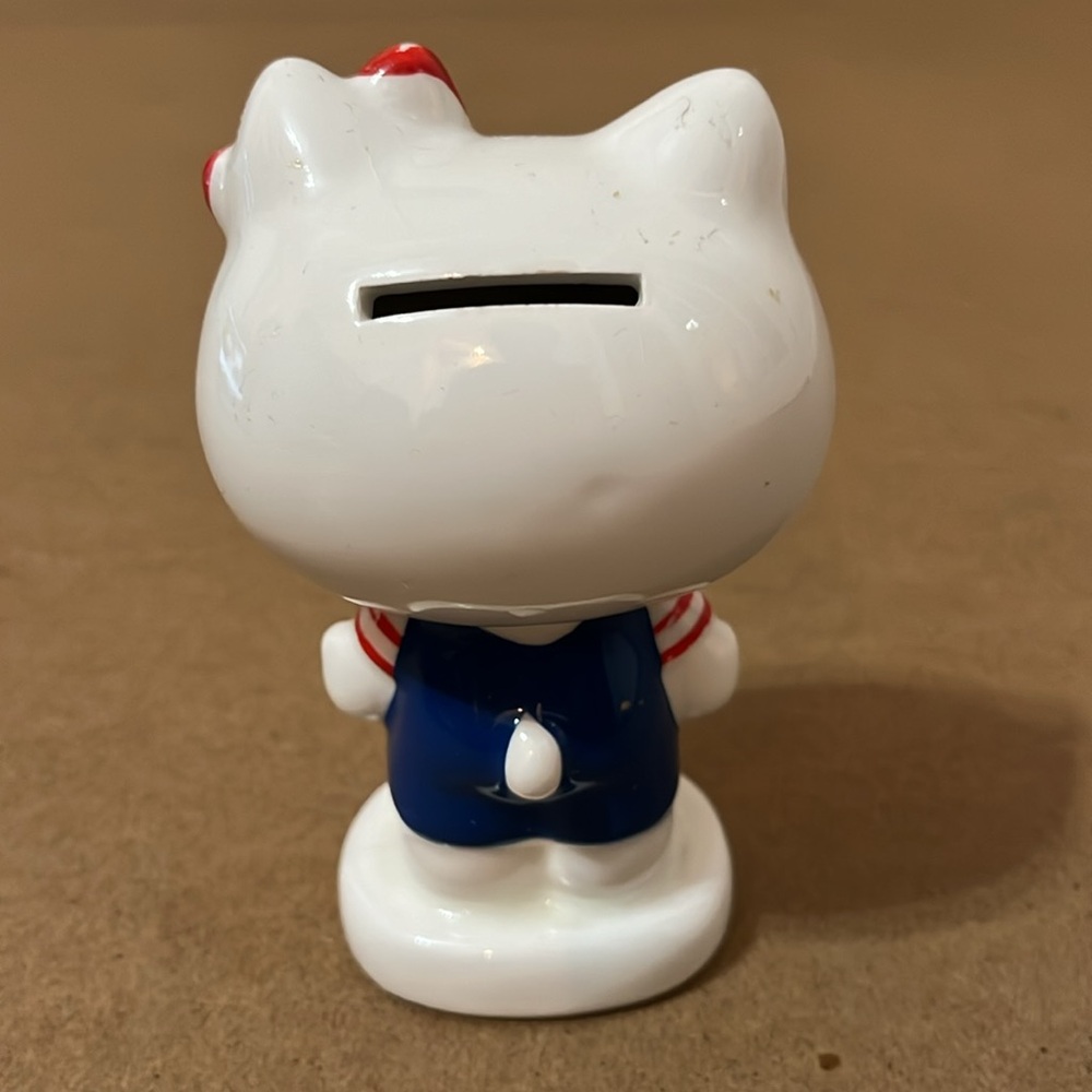 Hello Kitty Coin Bank - Picture 6 of 6